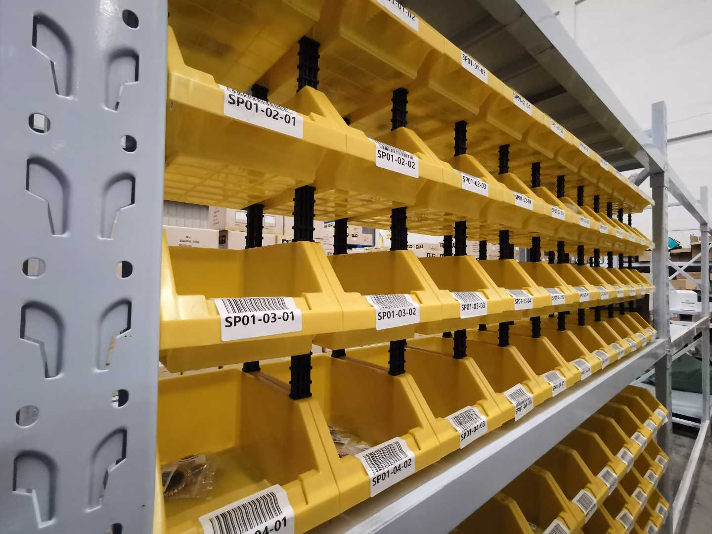 面膜、护肤品小样等赠品组合复杂，电商云仓代发如何确保赠品随主商品正确出库？