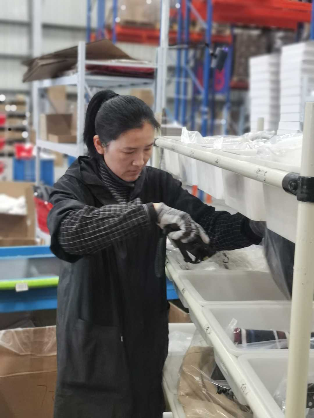 上海电商仓储外包：家纺货品堆叠变形？星力云仓 7 年仓经验立体分层存放